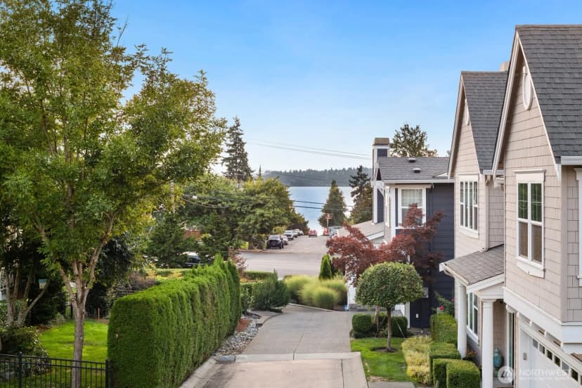 Property photo for 425 3rd Lane S, Kirkland photo 18
