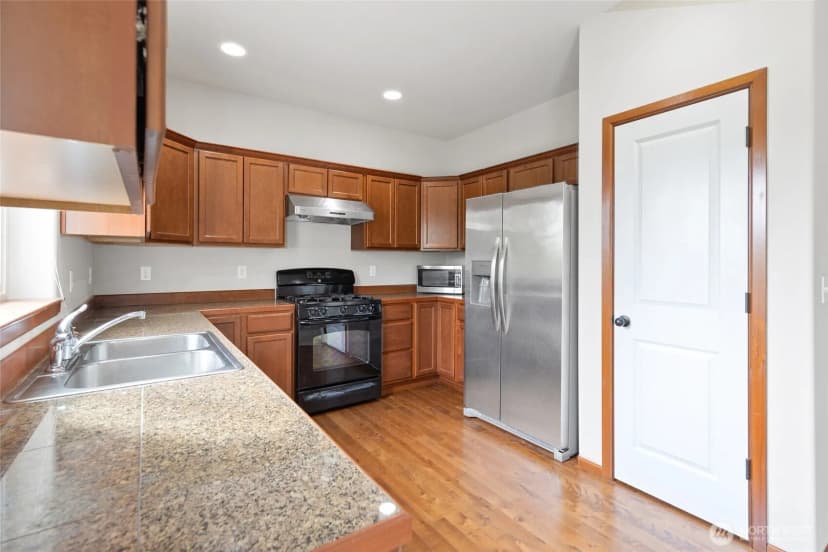 Property photo for 18906 36th Avenue W, Lynnwood photo 13