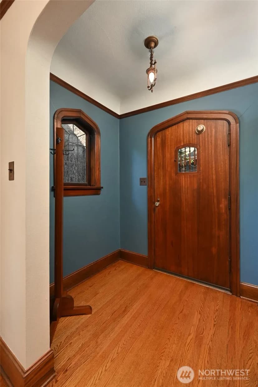 Property photo for 6732 5th Avenue Nw, Seattle photo 4