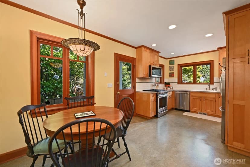 Property photo for 6732 5th Avenue Nw, Seattle photo 9