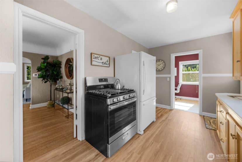 Property photo for 7711 Ne 170th Street, Kenmore photo 8
