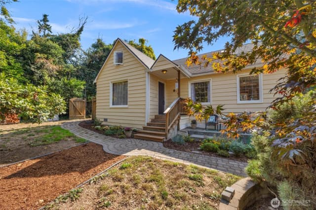 Property photo for 7711 Ne 170th Street, Kenmore