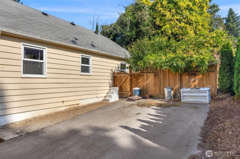 Property photo for 7711 Ne 170th Street, Kenmore photo 22