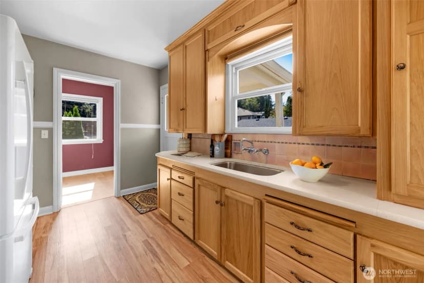 Property photo for 7711 Ne 170th Street, Kenmore photo 7