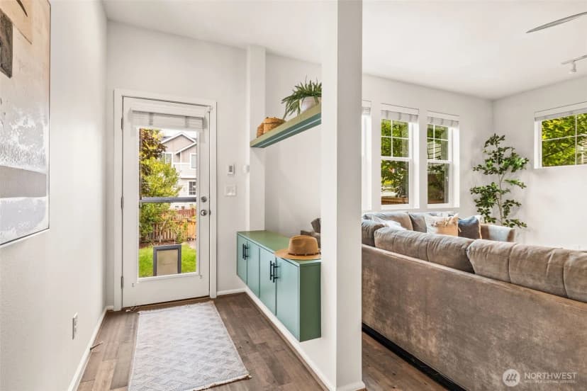 Property photo for 6466 High Point Drive Sw, Seattle photo 11