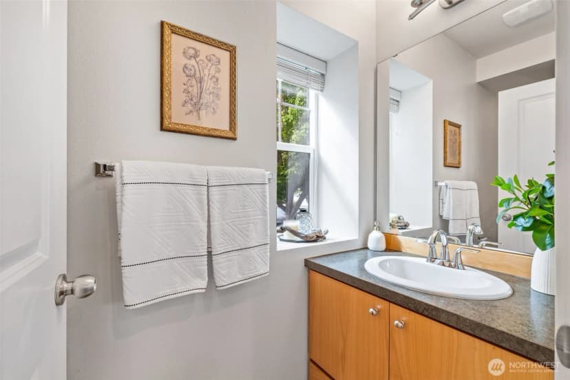 Property photo for 6466 High Point Drive Sw, Seattle photo 12