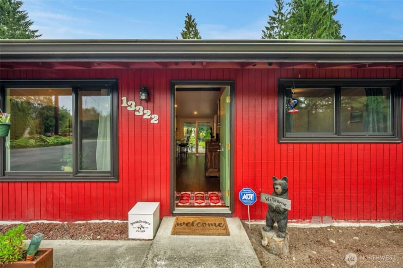 Property photo for 13322 S Machias Road, Snohomish photo 3