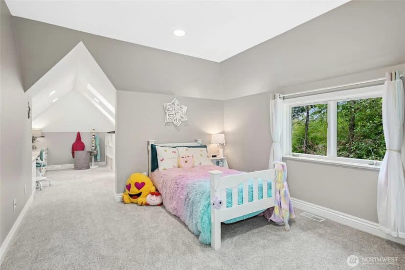 Property photo for 8150 Evergreen Lane, Mercer Island photo 30