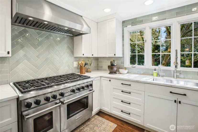 Property photo for 8150 Evergreen Lane, Mercer Island photo 15