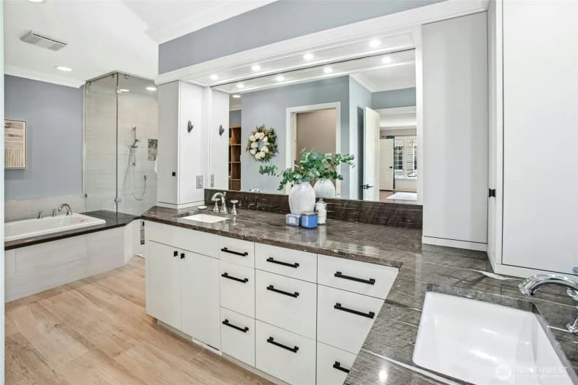 Property photo for 8150 Evergreen Lane, Mercer Island photo 21