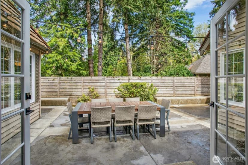 Property photo for 8150 Evergreen Lane, Mercer Island photo 10
