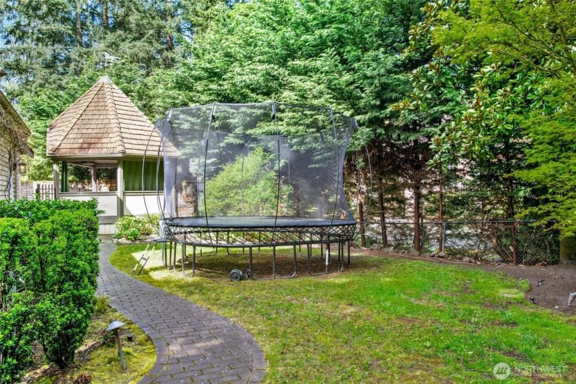 Property photo for 8150 Evergreen Lane, Mercer Island photo 36