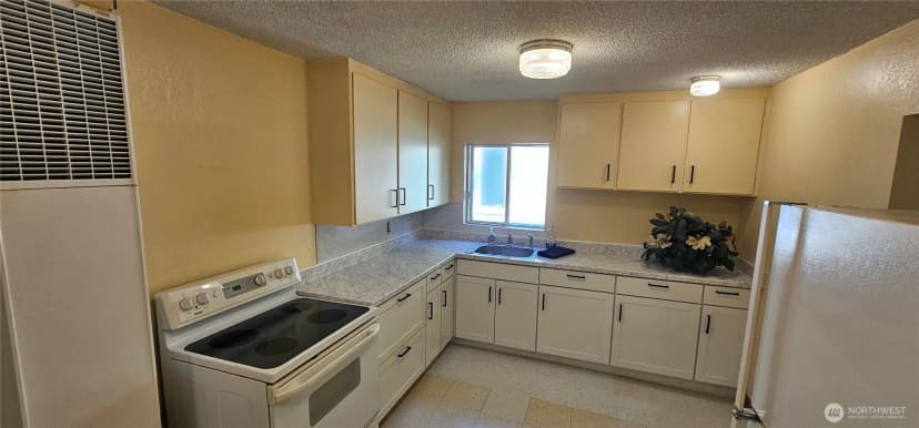 Property photo for 1124 Pear Street Ne, Olympia photo 14