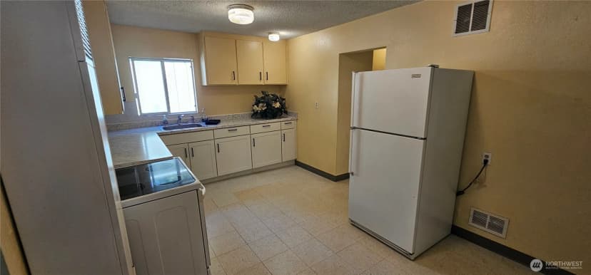 Property photo for 1124 Pear Street Ne, Olympia photo 11