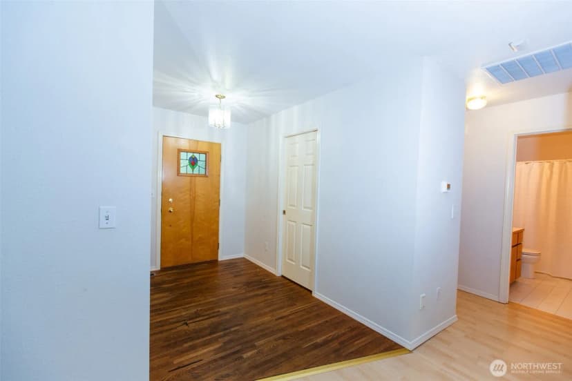 Property photo for 1601 Eastside Street Se, Olympia photo 6