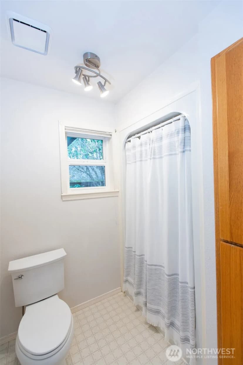 Property photo for 1601 Eastside Street Se, Olympia photo 20