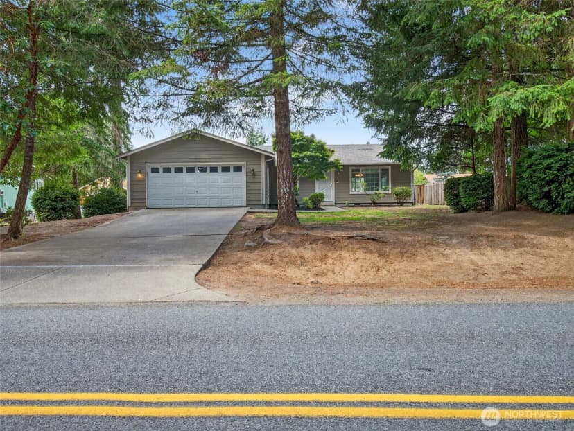 Property photo for 2106 Lake Drive Sw, Lakebay
