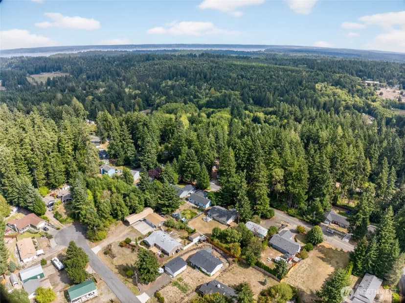 Property photo for 2106 Lake Drive Sw, Lakebay photo 28