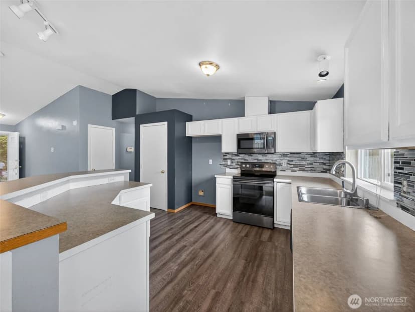 Property photo for 2106 Lake Drive Sw, Lakebay photo 8