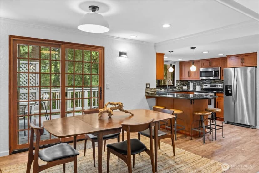 Property photo for 21014 Woodlake Drive, Edmonds photo 10