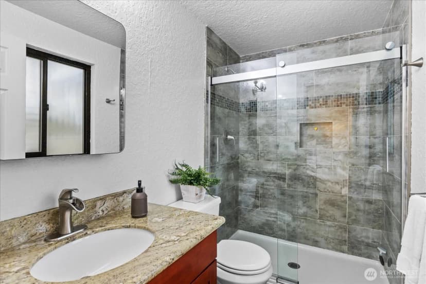 Property photo for 21014 Woodlake Drive, Edmonds photo 20