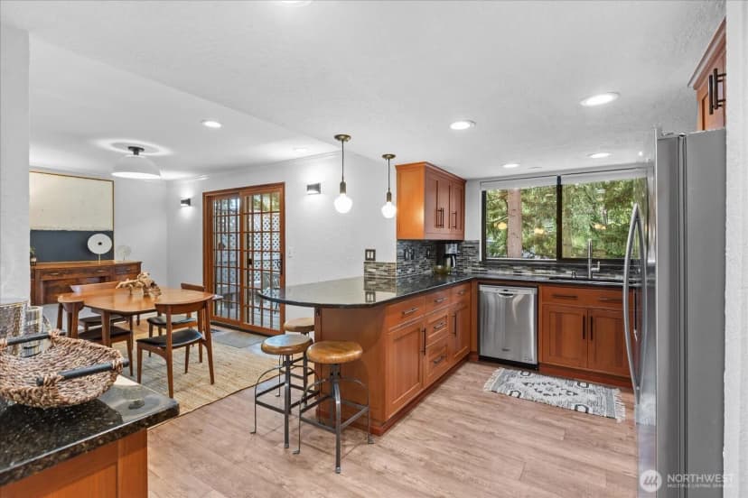 Property photo for 21014 Woodlake Drive, Edmonds photo 16