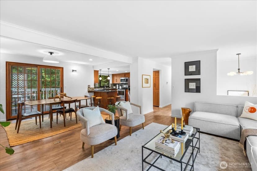Property photo for 21014 Woodlake Drive, Edmonds photo 9