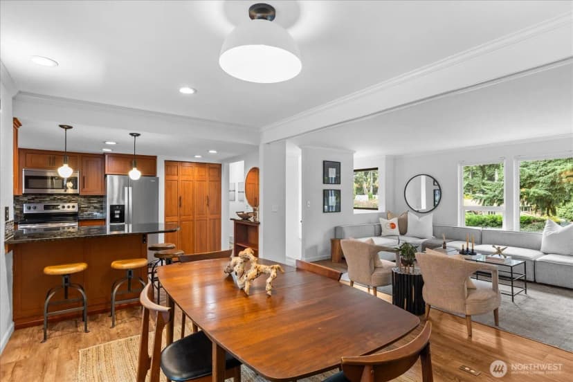 Property photo for 21014 Woodlake Drive, Edmonds photo 13