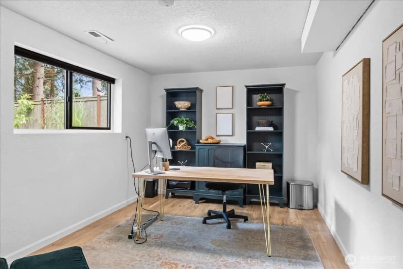 Property photo for 21014 Woodlake Drive, Edmonds photo 32