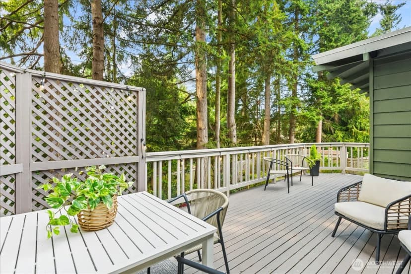 Property photo for 21014 Woodlake Drive, Edmonds photo 11