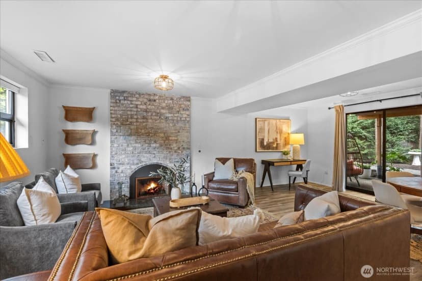 Property photo for 21014 Woodlake Drive, Edmonds photo 24