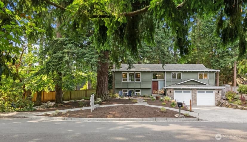Property photo for 21014 Woodlake Drive, Edmonds photo 4