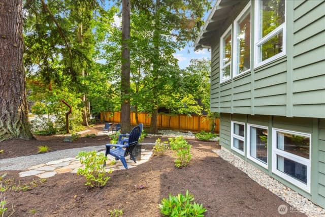 Property photo for 21014 Woodlake Drive, Edmonds photo 3