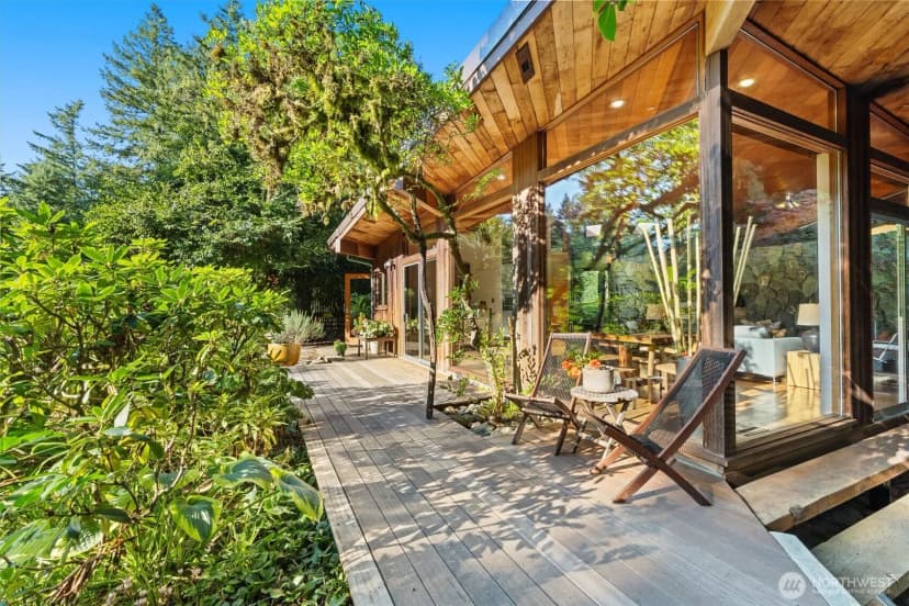 Property photo for 9506 240 Avenue Se, Issaquah
