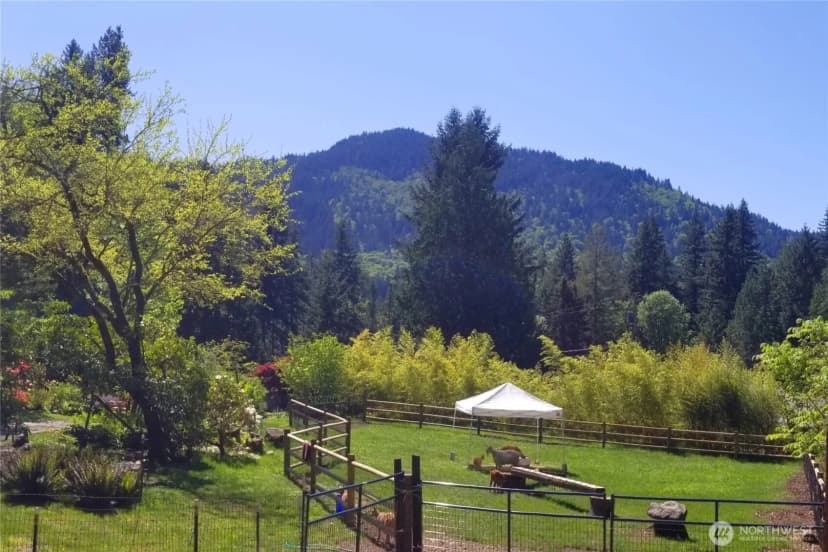 Property photo for 9506 240 Avenue Se, Issaquah photo 29