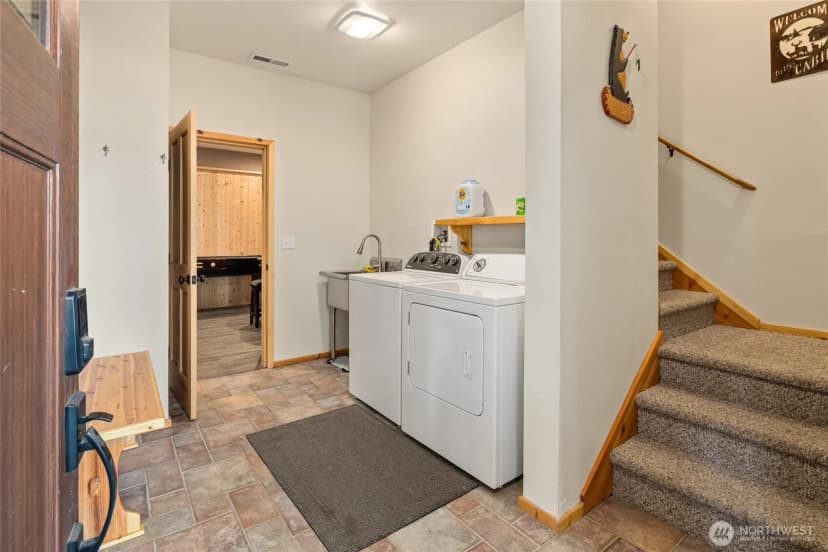 Property photo for 130 Daisy Lane, Ronald photo 3