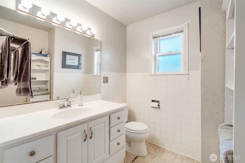 Property photo for 12056 3rd Avenue Nw, Seattle photo 15