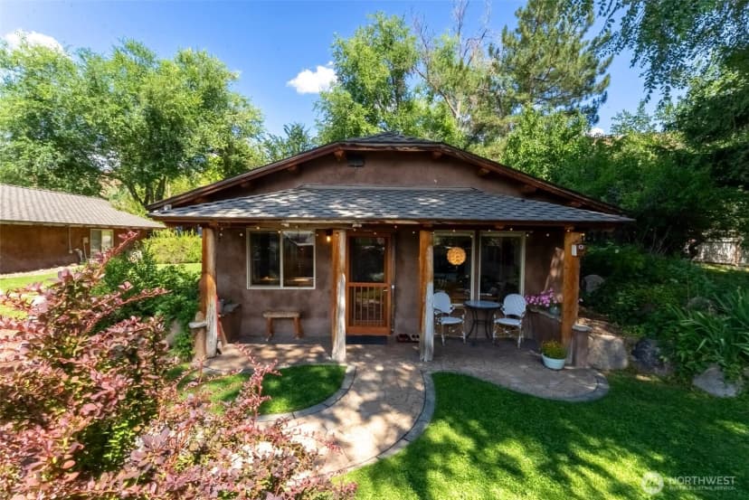 Property photo for 816 Castle Avenue, Winthrop photo 30