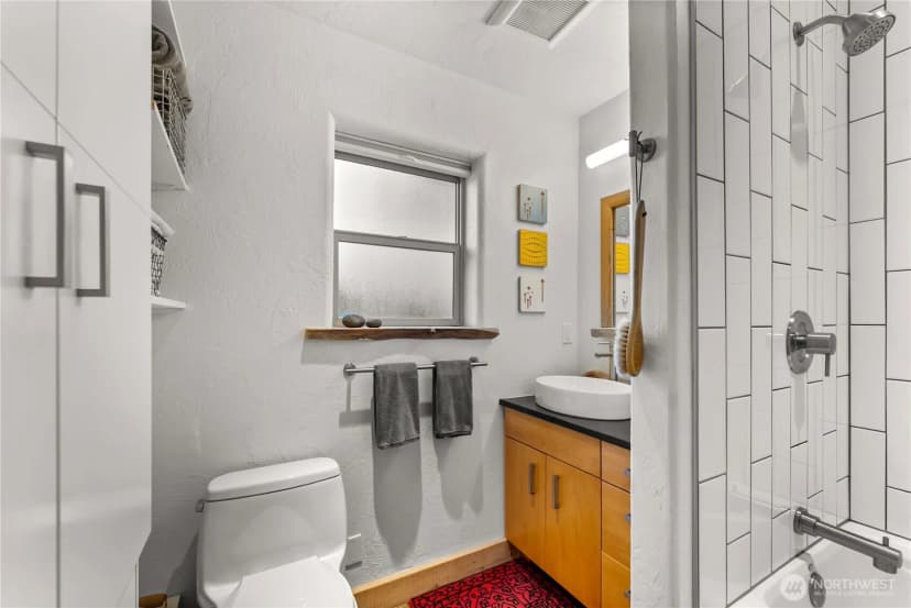 Property photo for 816 Castle Avenue, Winthrop photo 19