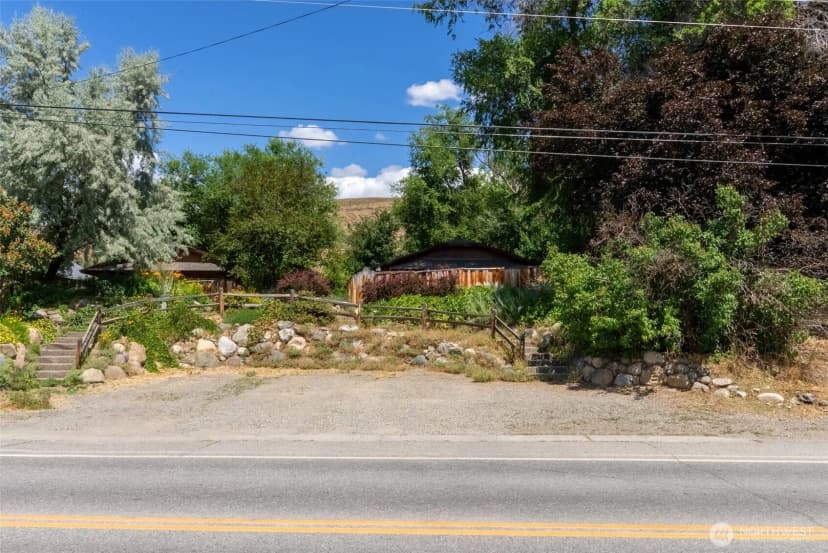 Property photo for 816 Castle Avenue, Winthrop photo 28