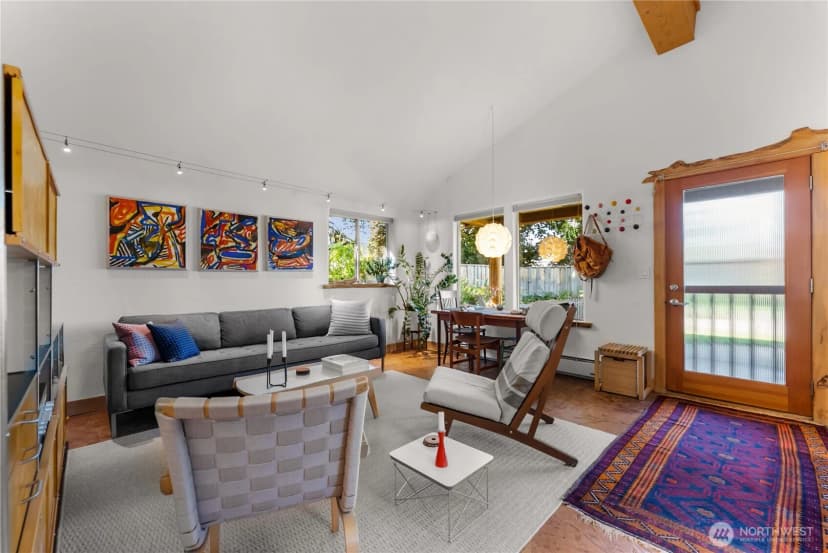 Property photo for 816 Castle Avenue, Winthrop photo 8