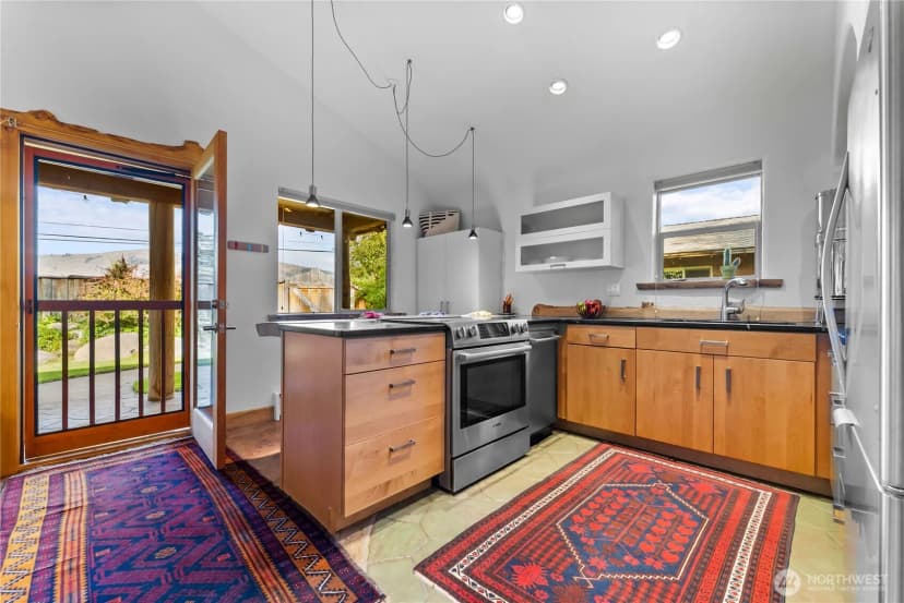 Property photo for 816 Castle Avenue, Winthrop photo 13