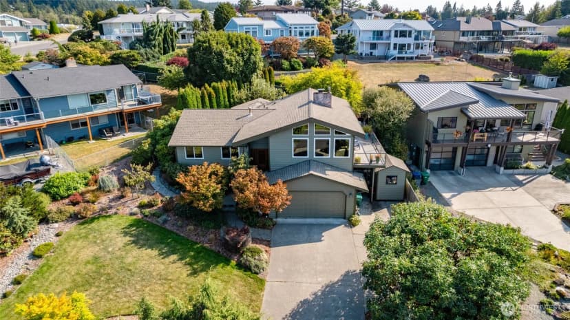 Property photo for 4218 Glasgow Way, Anacortes photo 4