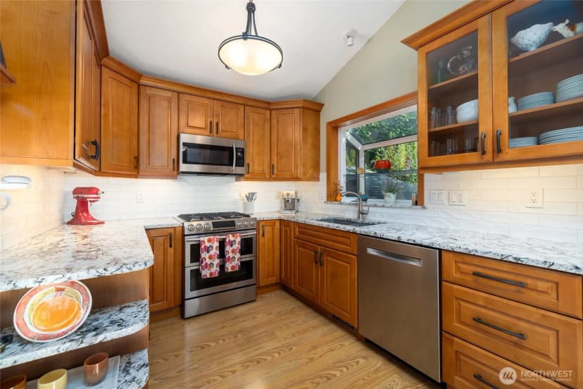 Property photo for 4218 Glasgow Way, Anacortes photo 13