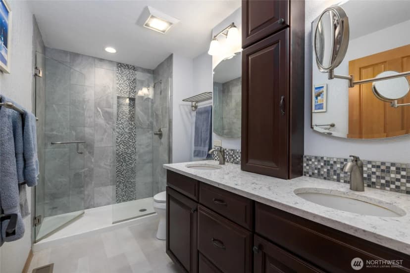 Property photo for 4218 Glasgow Way, Anacortes photo 19