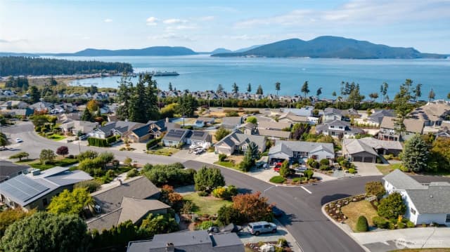 Property photo for 4218 Glasgow Way, Anacortes