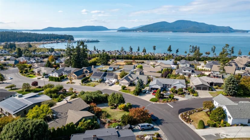 Property photo for 4218 Glasgow Way, Anacortes