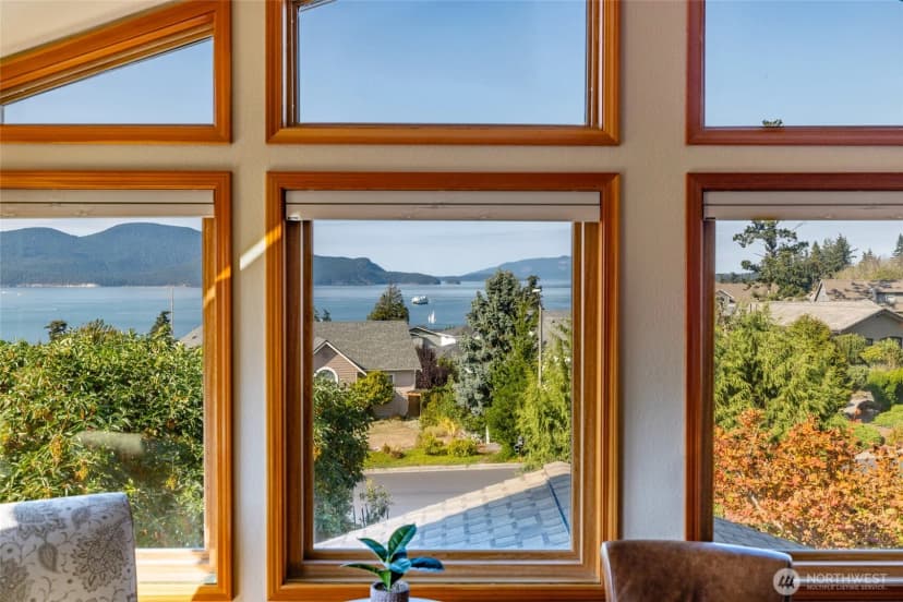 Property photo for 4218 Glasgow Way, Anacortes photo 10