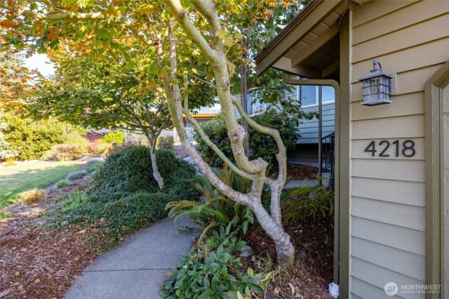 Property photo for 4218 Glasgow Way, Anacortes photo 5