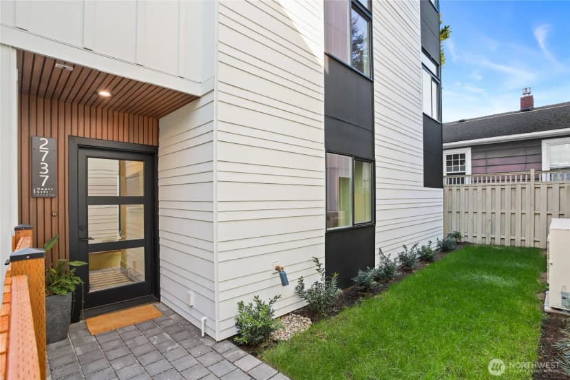 Property photo for 2737 59th Avenue Sw, Seattle